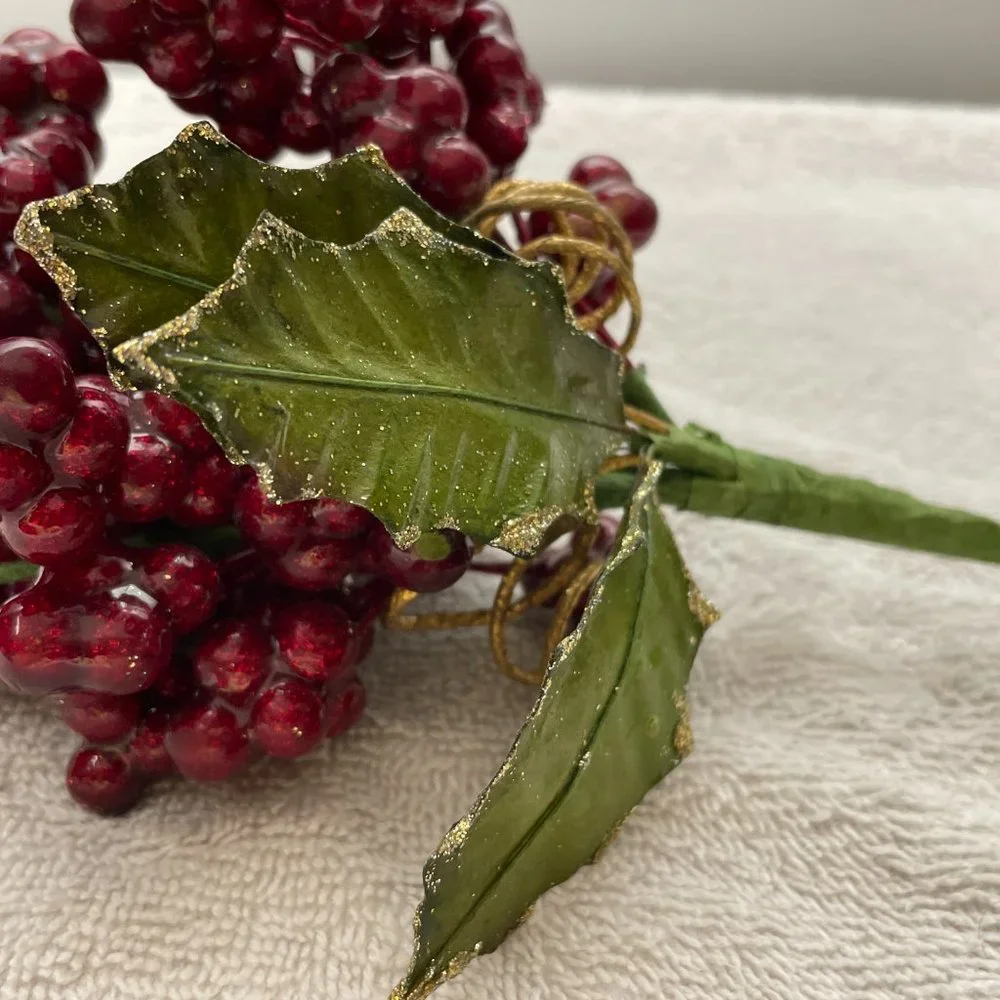 EUC S/4 Acrylic Berry Bunches, Deep Red, Green Stems/Leaves, 11